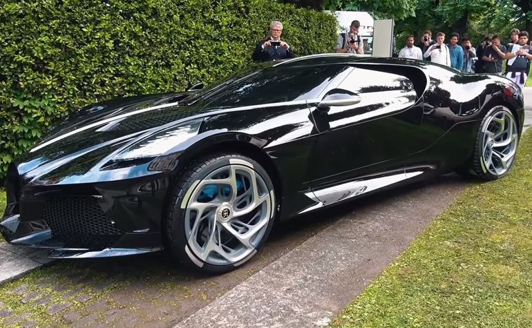 Гиперкар Bugatti la voiture noire